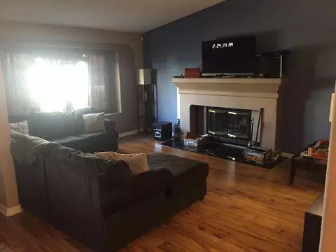 43333 Carol Dr, Lancaster, CA 93535 photo 2