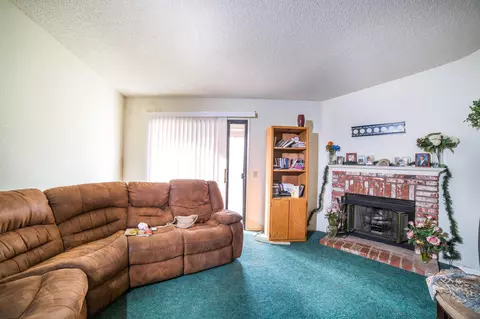 37607 13th St E, Palmdale, CA 93550 photo 9
