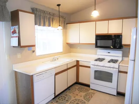 1208 Alder Ave, Tehachapi, CA 93561 photo 2