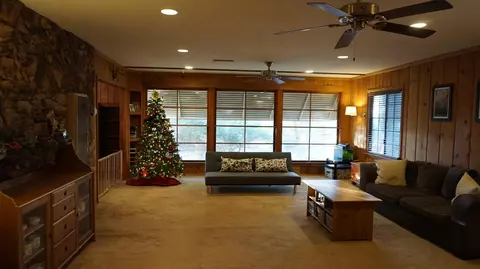 8660 Avenue E4 W, Lancaster, CA 93536 photo 6