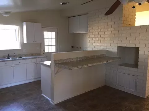 1010 Valiant, Lancaster, CA 93534 photo 2