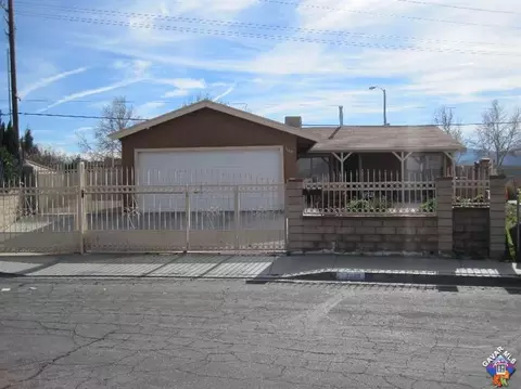 3660 Balmont St, Lancaster, CA 93536 photo 2