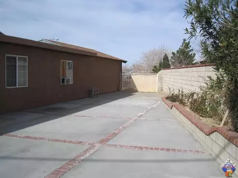 3660 Balmont St, Lancaster, CA 93536 photo 8