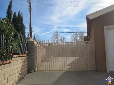 3660 Balmont St, Lancaster, CA 93536 photo 3