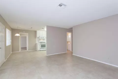 44200 Fenhold St, Lancaster, CA 93535 photo 3
