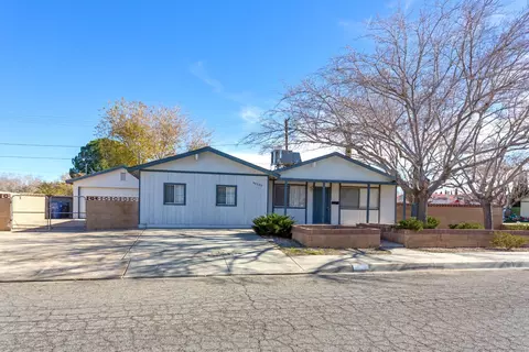 44200 Fenhold St, Lancaster, CA 93535 photo 1