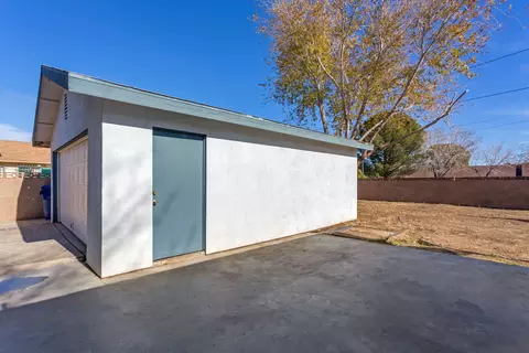 44200 Fenhold St, Lancaster, CA 93535 photo 16