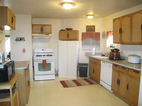 5980 Smoke Tree Rd, Phelan, CA 92371 photo 12