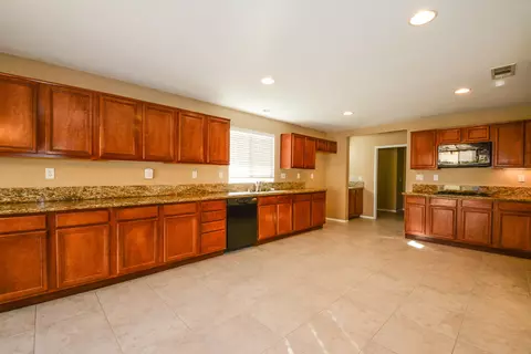 43432 Honeybee Ln, Lancaster, CA 93536 photo 8