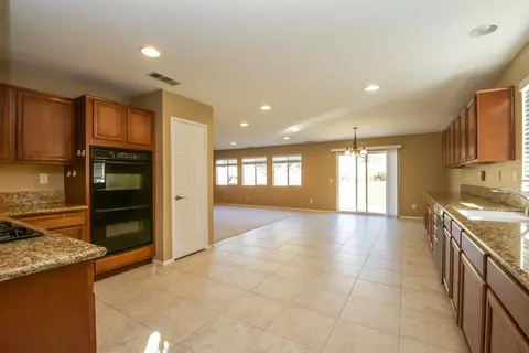 43432 Honeybee Ln, Lancaster, CA 93536 photo 7