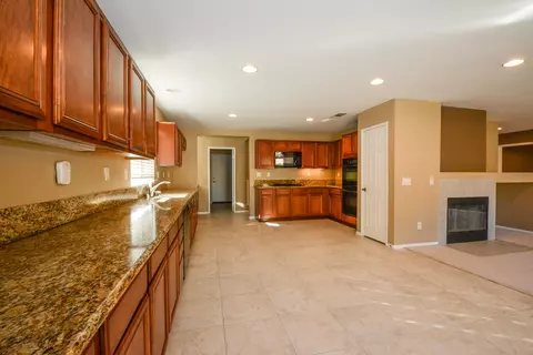 43432 Honeybee Ln, Lancaster, CA 93536 photo 6