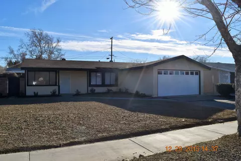 432 Kettering St E, Lancaster, CA 93535 photo 1