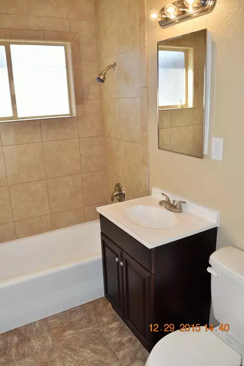 432 Kettering St E, Lancaster, CA 93535 photo 4