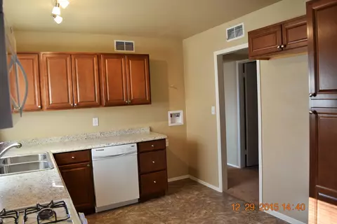 432 Kettering St E, Lancaster, CA 93535 photo 3