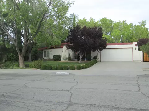 44110 Halcom Ave, Lancaster, CA 93536 photo 2