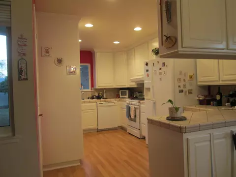 44110 Halcom Ave, Lancaster, CA 93536 photo 8
