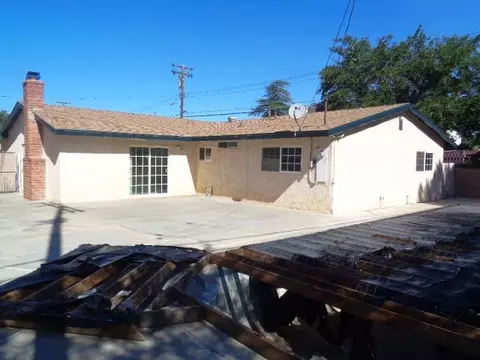 44438 8th St E, Lancaster, CA 93535 photo 2