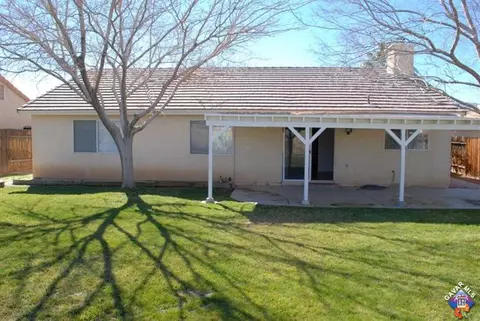 37386 Sheffield Dr, Palmdale, CA 93550 photo 19