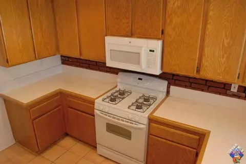37386 Sheffield Dr, Palmdale, CA 93550 photo 8