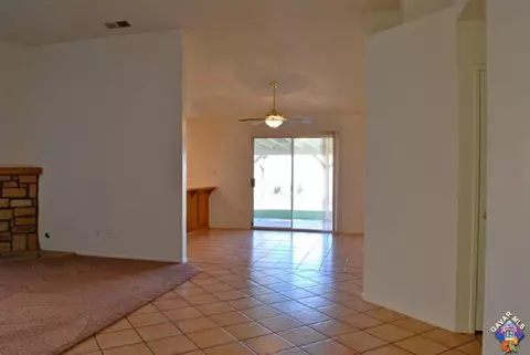 37386 Sheffield Dr, Palmdale, CA 93550 photo 5