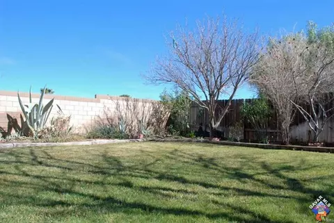 37386 Sheffield Dr, Palmdale, CA 93550 photo 23