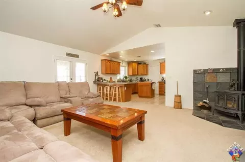 32211 122nd St, Pearblossom, CA 93553 photo 8