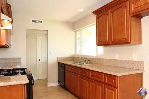 1241 Avenue J3 E, Lancaster, CA 93535 photo 3