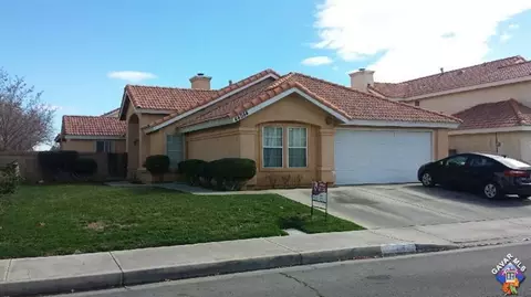 44054 17th St, Lancaster, CA 93535 photo 2