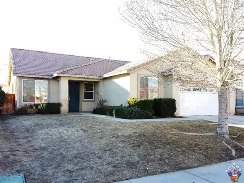38631 37th St E, Palmdale, CA 93550 photo 2