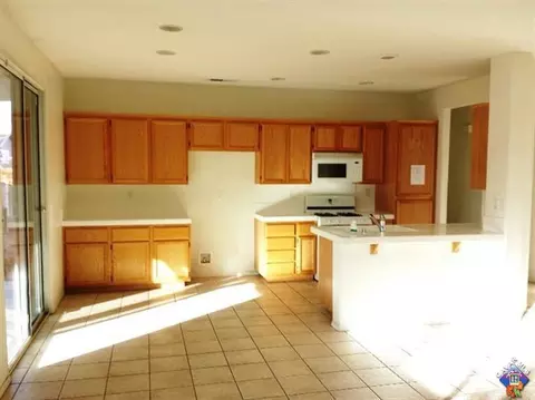 38631 37th St E, Palmdale, CA 93550 photo 9