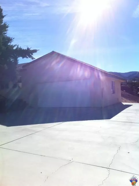 21501 Westwood Blvd, Tehachapi, CA 93561 photo 2