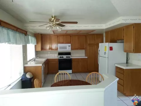 38225 32nd St, Palmdale, CA 93550 photo 5