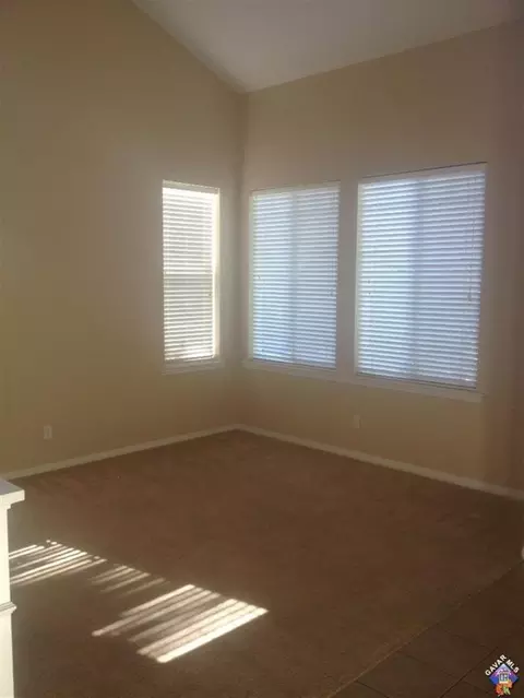 42626 Biscay St, Lancaster, CA 93536 photo 2