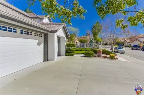22255 Circle J Ranch Rd, Santa Clarita, CA 91350 photo 4