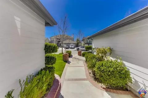 22255 Circle J Ranch Rd, Santa Clarita, CA 91350 photo 10