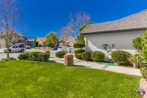 22255 Circle J Ranch Rd, Santa Clarita, CA 91350 photo 5