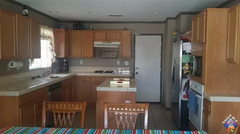 43636 Dana Dr, Lancaster, CA 93535 photo 13