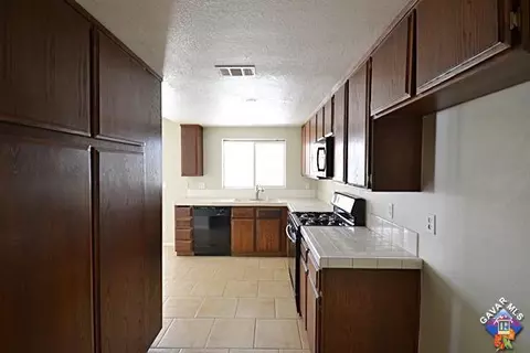 37544 Middlebury St, Palmdale, CA 93550 photo 7