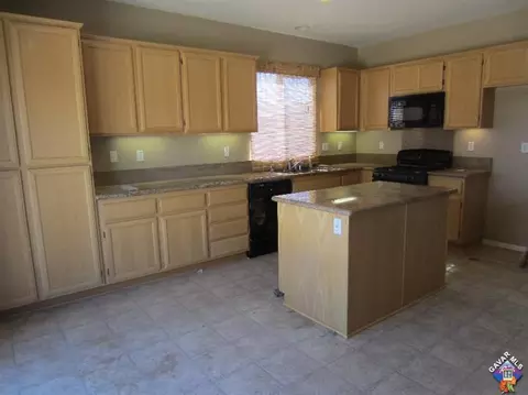 43132 Yaffa St, Lancaster, CA 93535 photo 4
