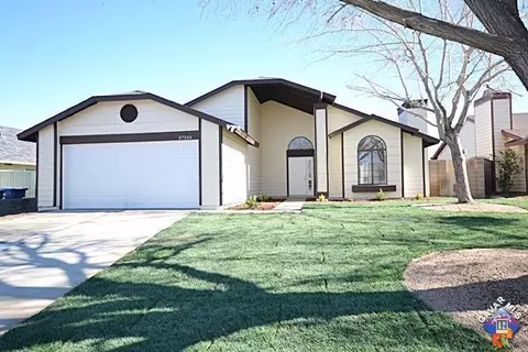 37344 Halfmoon Dr, Palmdale, CA 93550 photo 1
