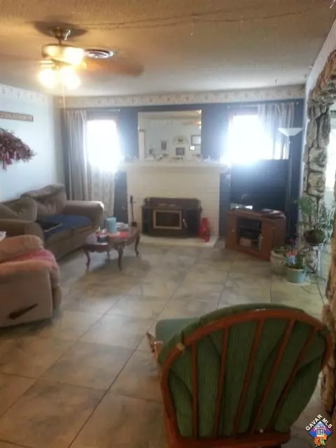 709 Oldfield St E, Lancaster, CA 93535 photo 5
