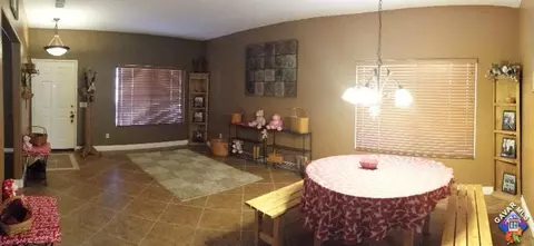 1732 Winderemere Dr W, Lancaster, CA 93534 photo 2