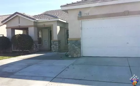 1732 Winderemere Dr W, Lancaster, CA 93534 photo 1