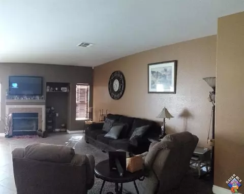 1732 Winderemere Dr W, Lancaster, CA 93534 photo 6