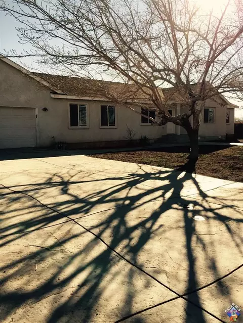 3322 R12 Ave E, Palmdale, CA 93550 photo 1