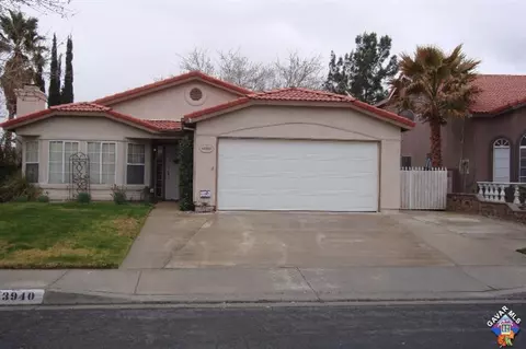 43940 Fallon Dr, Lancaster, CA 93535 photo 1