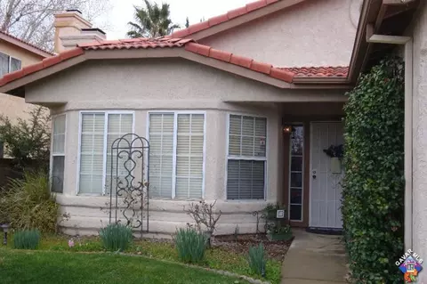 43940 Fallon Dr, Lancaster, CA 93535 photo 2