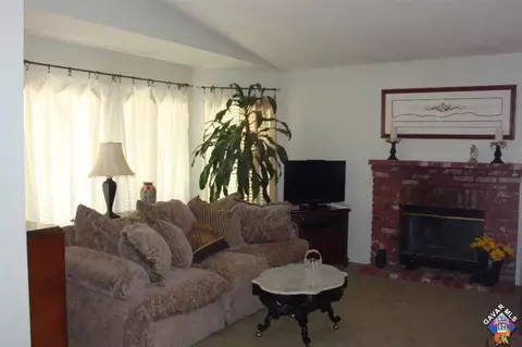 43940 Fallon Dr, Lancaster, CA 93535 photo 5