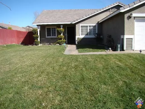 45414 Barrymore Ave, Lancaster, CA 93534 photo 2