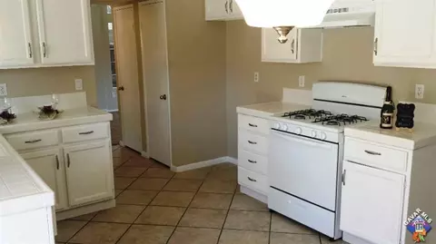 37471 Stonegate Ln, Palmdale, CA 93552 photo 17